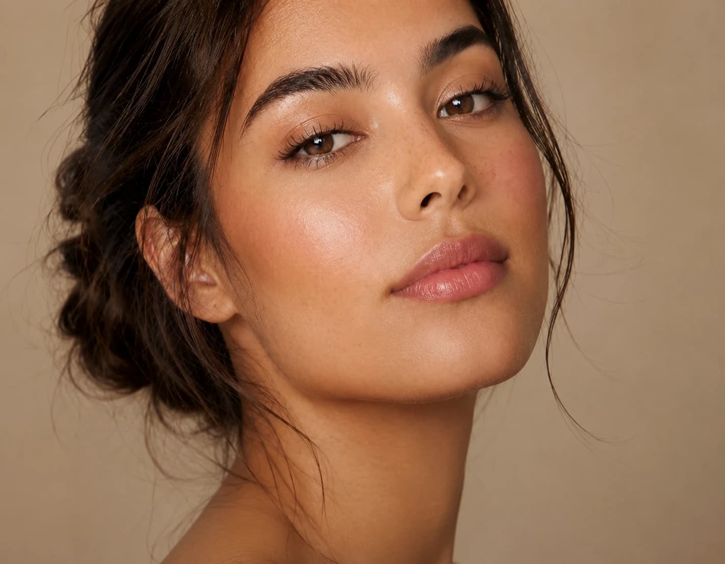 A distinct VELIO editorial beauty portrait closing the landing experience